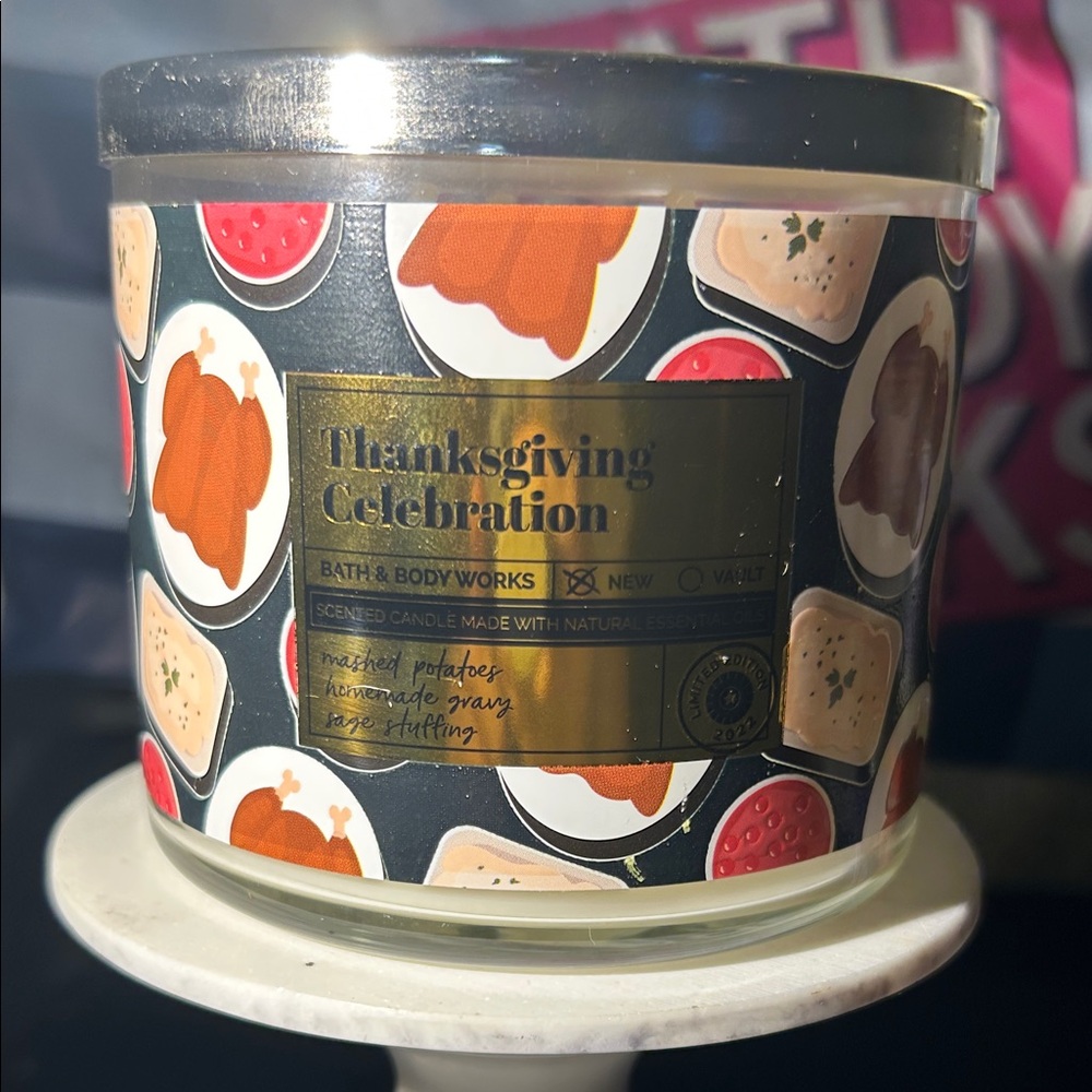 Bath & Body Works Thanksgiving Celebration Candle - Black and Gold